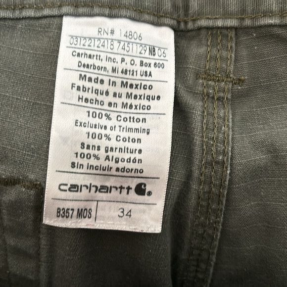 Men’s vintage Carhartt cargo utility shorts, size 34, green duck. - Picture 2 of 3